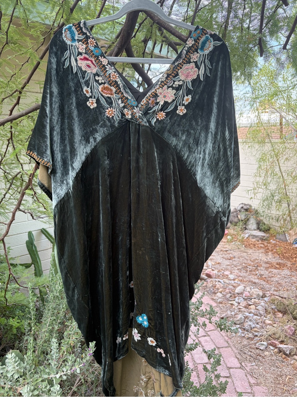 Johnny Was Serafina Velvet Embroidered Kaftan Dress - Picture 3 of 9
